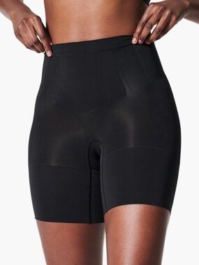 SPANX Sculpt Oncore Mid-Thigh Shorts